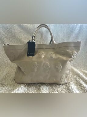 IO Pelle Italia 3D Skull Tote (Latte/Beige)
